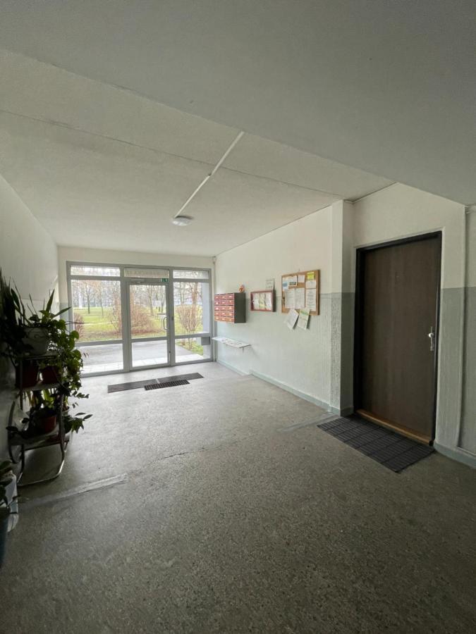 Cozy Self Check-In Apartment In Vibrant Ruzinov Area, Komarnicka 42, Pozsony Kültér fotó